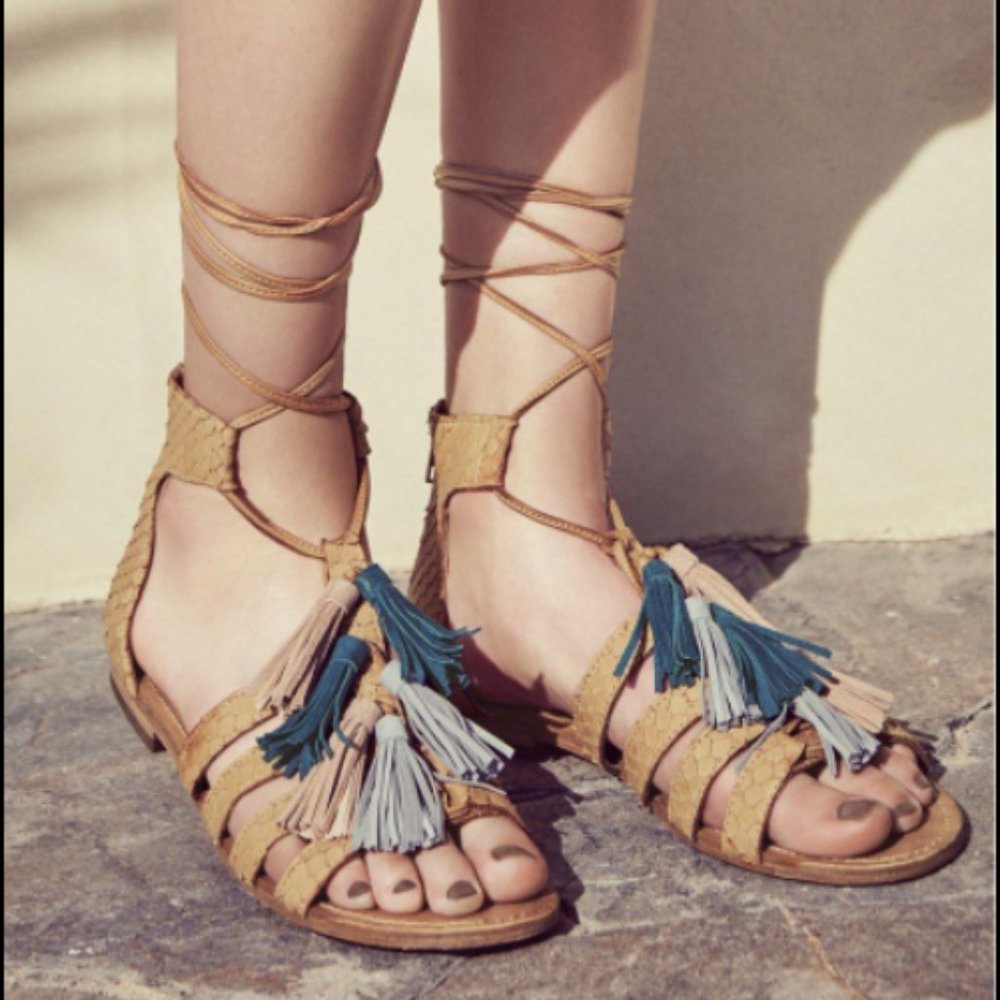 Steve Madden "Monrowe" suede tassel leather gladiator sandals